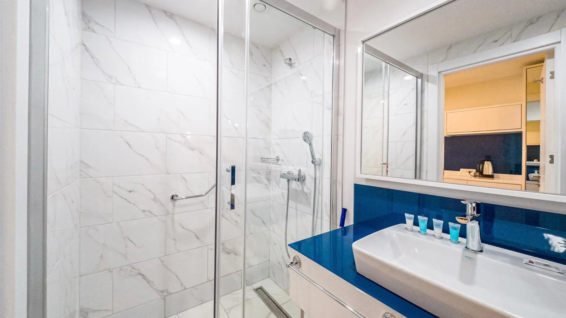 באטומי Seaside Dreams & Sunset Views, Luxury Retreat At Orbi City דירה