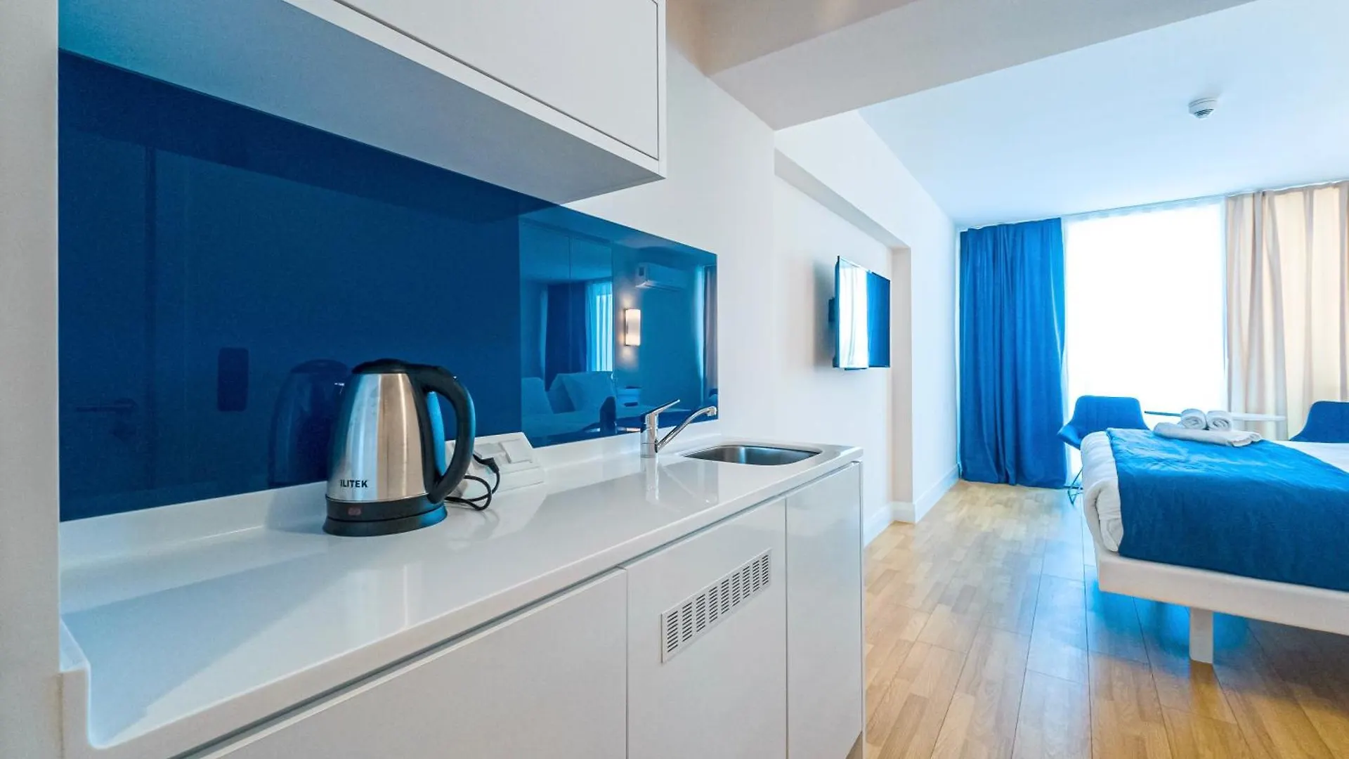 באטומי Seaside Dreams & Sunset Views, Luxury Retreat At Orbi City 0*,