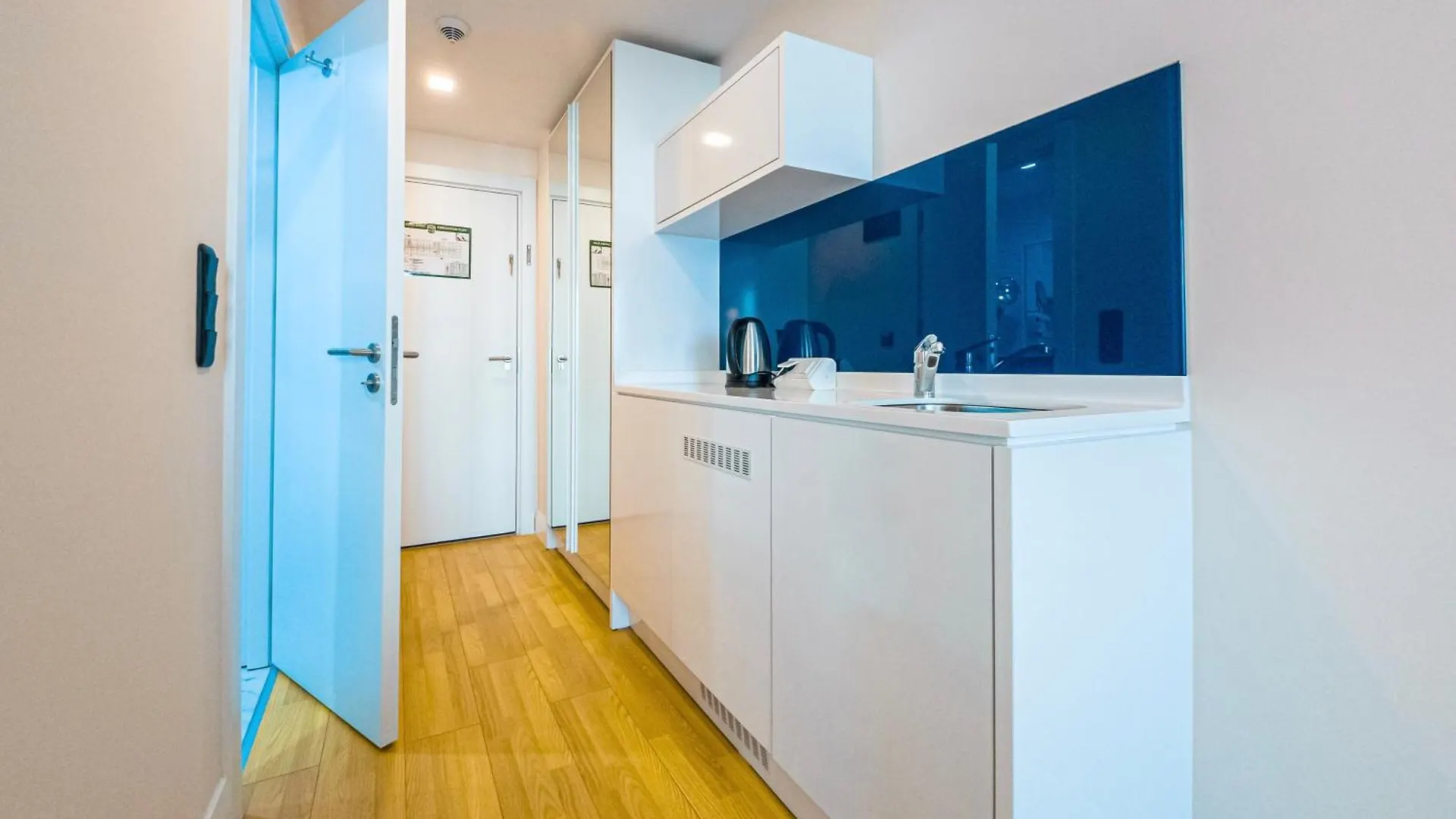 דירה באטומי Seaside Dreams & Sunset Views, Luxury Retreat At Orbi City