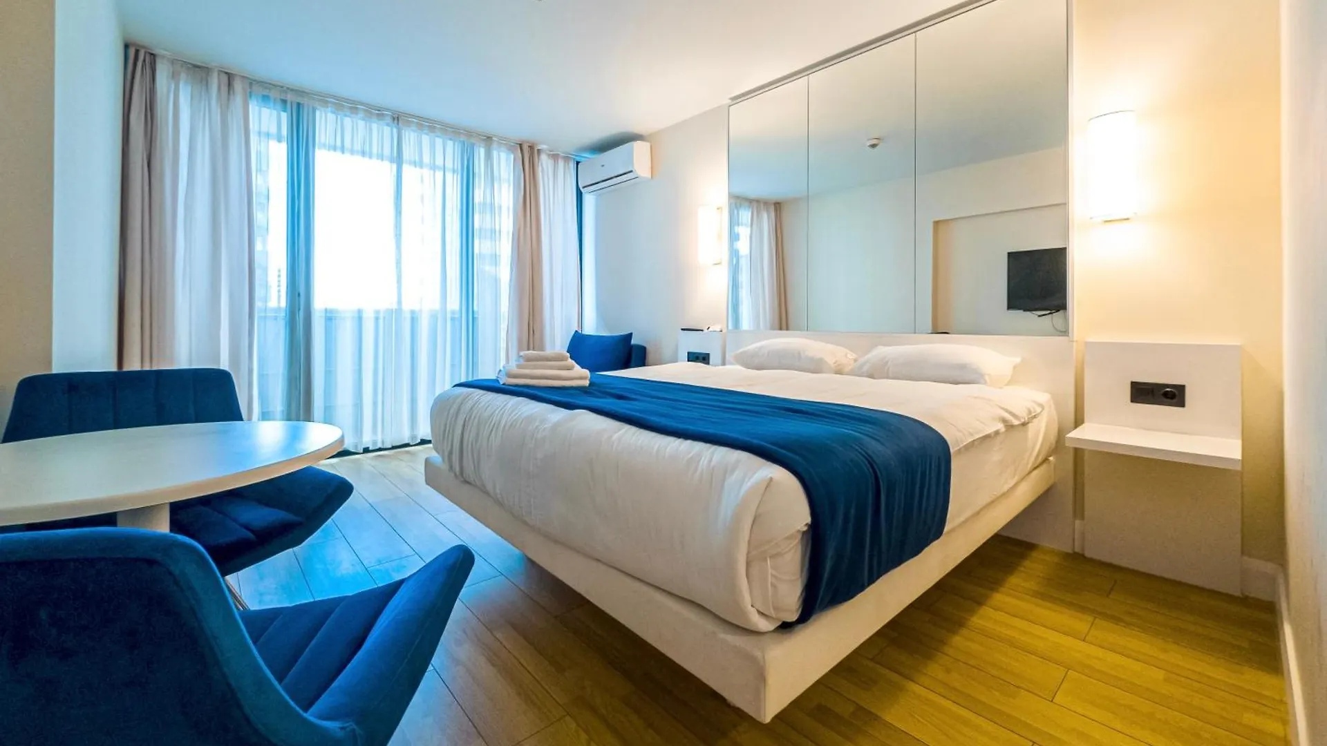 באטומי Seaside Dreams & Sunset Views, Luxury Retreat At Orbi City גאורגיה