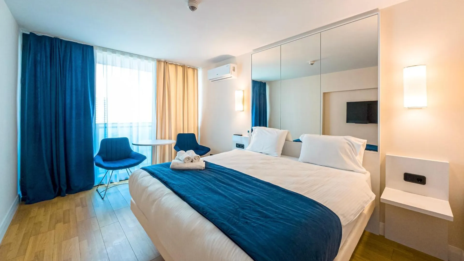 Seaside Dreams & Sunset Views, Luxury Retreat At Orbi City Батуми Грузия